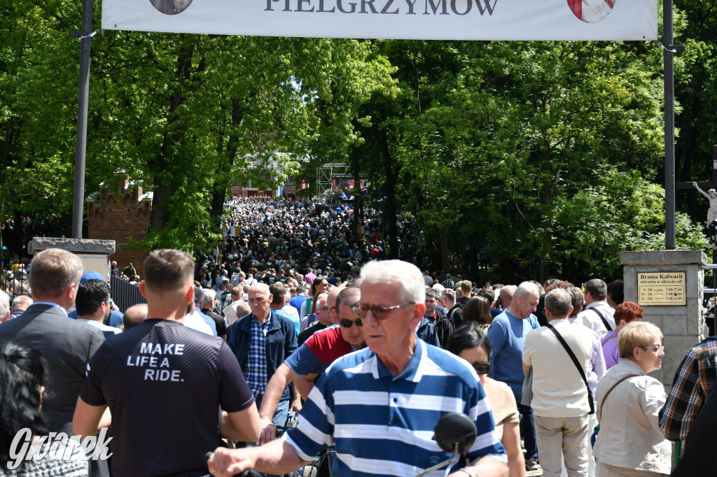 Tysiące pielgrzymów w Piekarach Śląskich