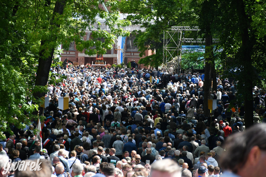 Tysiące pielgrzymów w Piekarach Śląskich