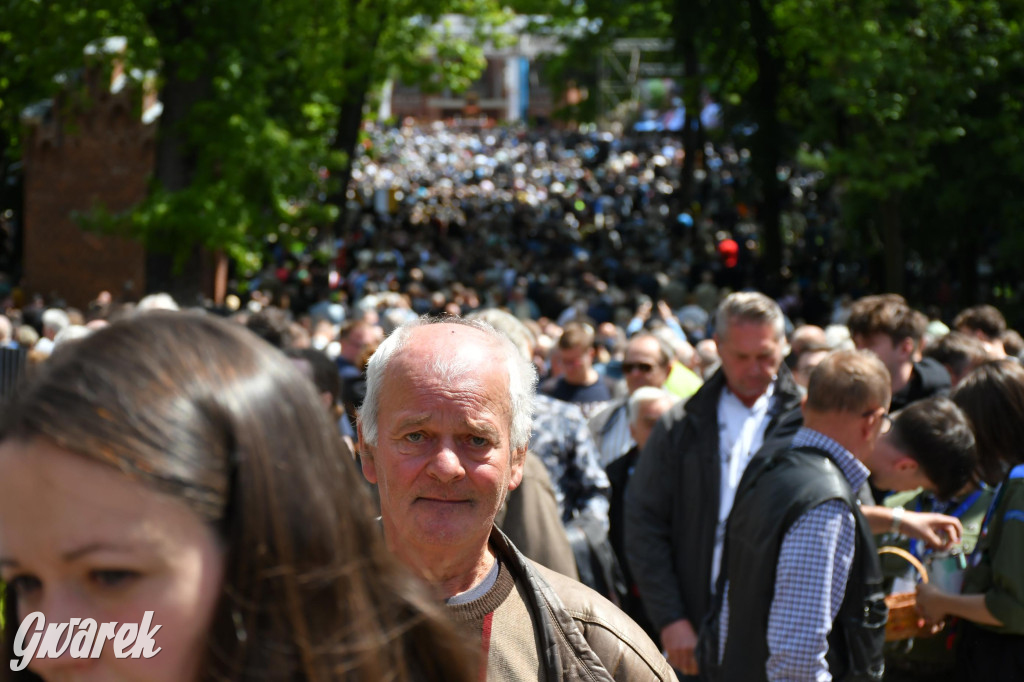 Tysiące pielgrzymów w Piekarach Śląskich