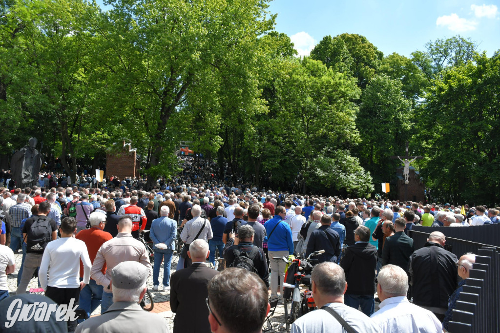 Tysiące pielgrzymów w Piekarach Śląskich