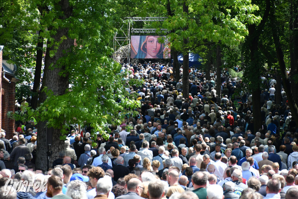 Tysiące pielgrzymów w Piekarach Śląskich