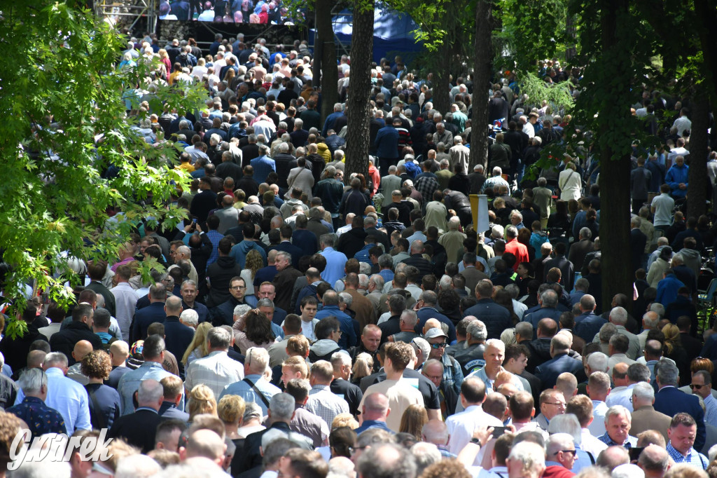 Tysiące pielgrzymów w Piekarach Śląskich