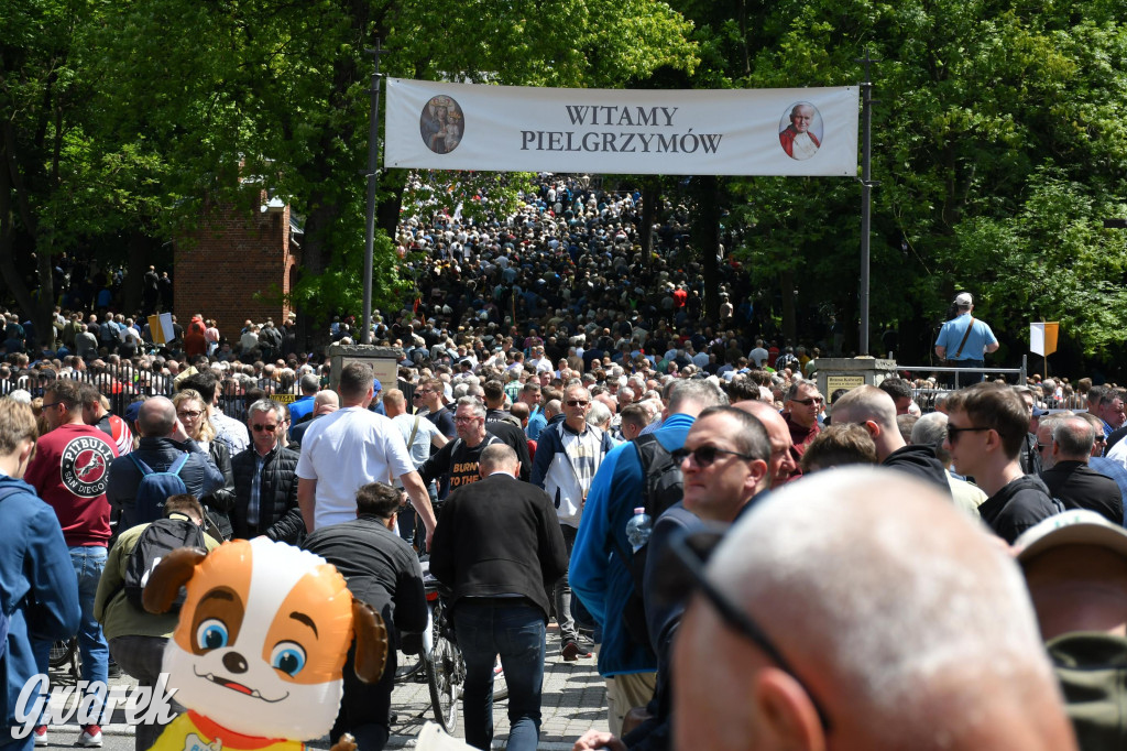 Tysiące pielgrzymów w Piekarach Śląskich