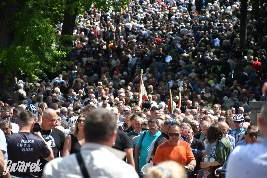 Tysiące pielgrzymów w Piekarach Śląskich
