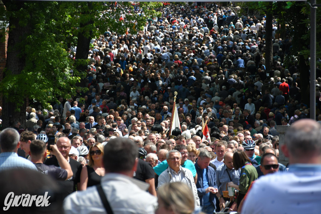 Tysiące pielgrzymów w Piekarach Śląskich