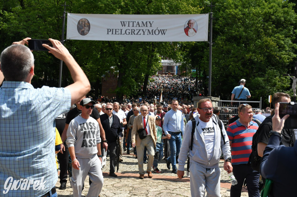 Tysiące pielgrzymów w Piekarach Śląskich