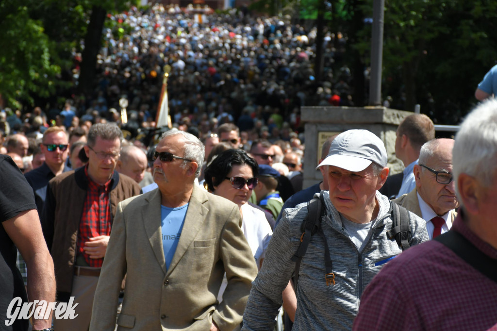 Tysiące pielgrzymów w Piekarach Śląskich