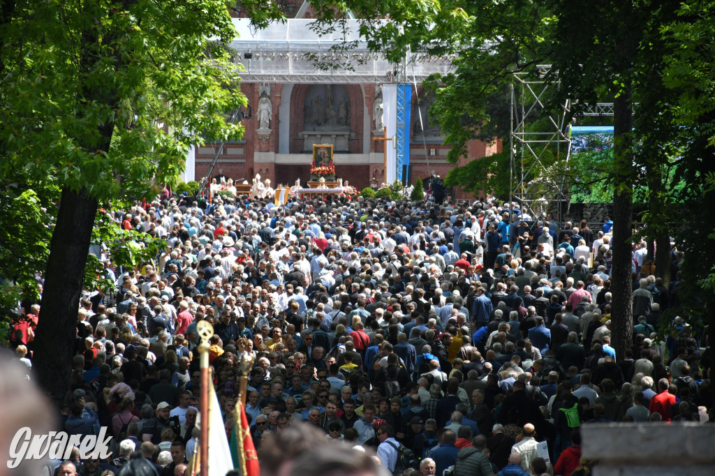 Tysiące pielgrzymów w Piekarach Śląskich