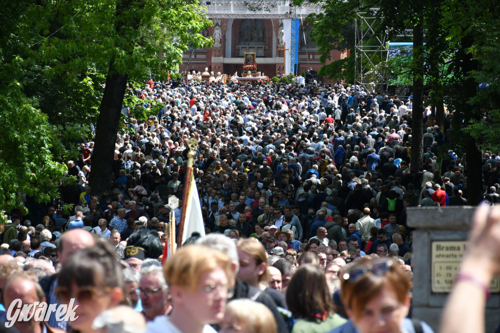 Tysiące pielgrzymów w Piekarach Śląskich