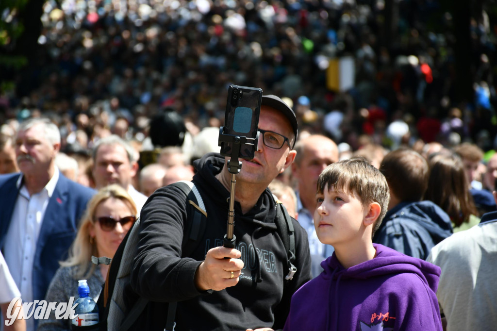 Tysiące pielgrzymów w Piekarach Śląskich