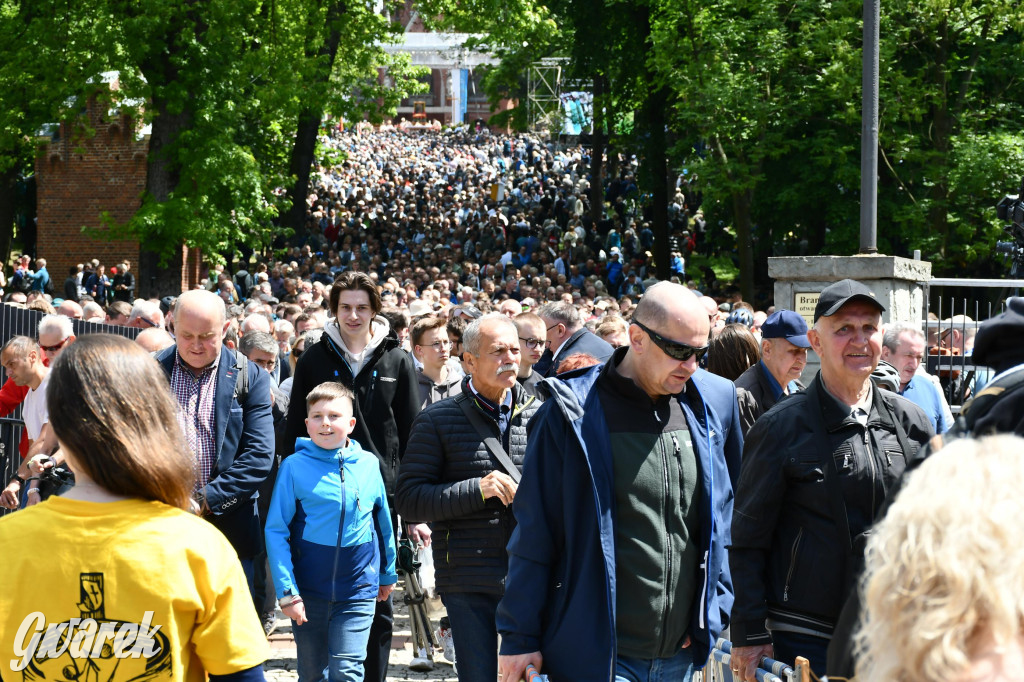 Tysiące pielgrzymów w Piekarach Śląskich