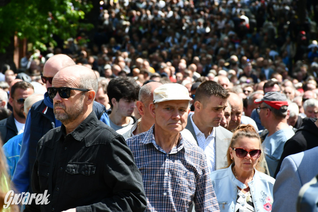 Tysiące pielgrzymów w Piekarach Śląskich