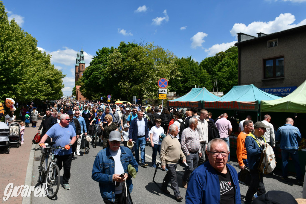 Tysiące pielgrzymów w Piekarach Śląskich