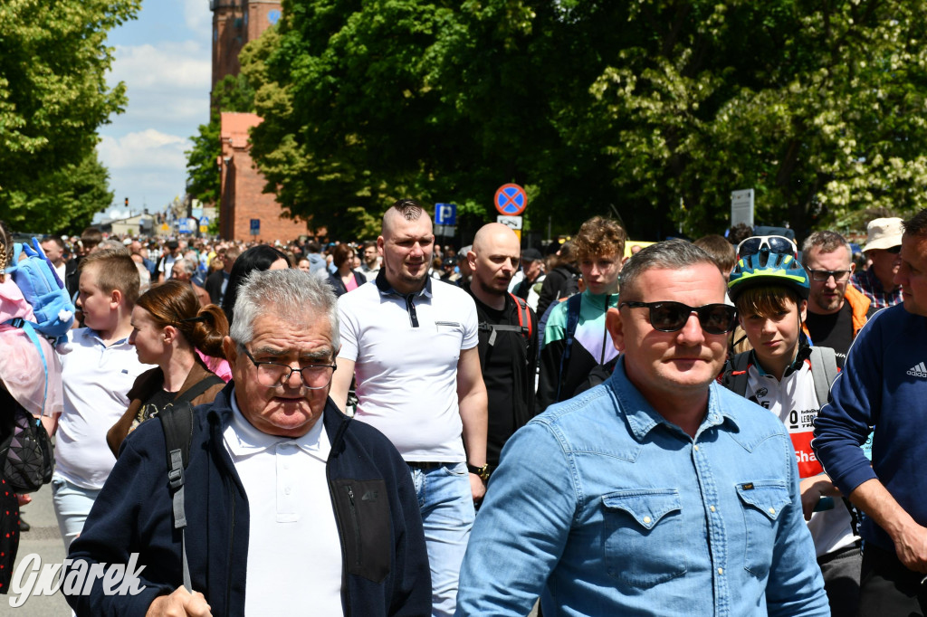 Tysiące pielgrzymów w Piekarach Śląskich