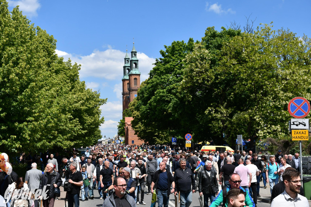 Tysiące pielgrzymów w Piekarach Śląskich