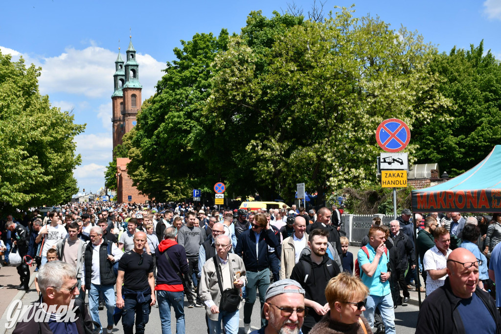 Tysiące pielgrzymów w Piekarach Śląskich