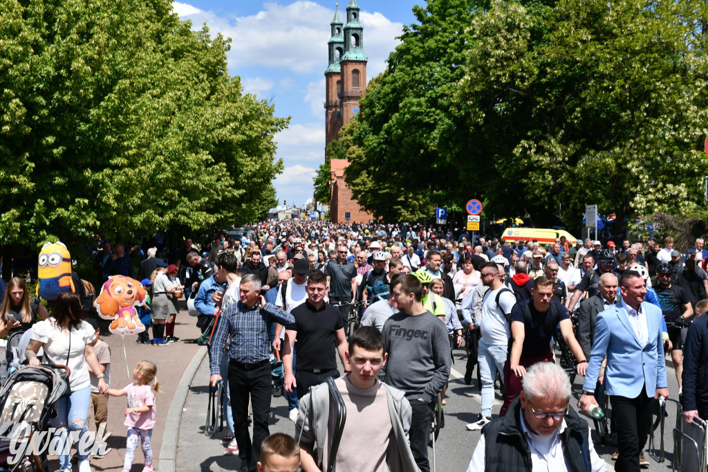 Tysiące pielgrzymów w Piekarach Śląskich