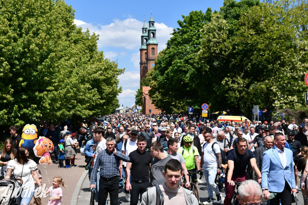 Tysiące pielgrzymów w Piekarach Śląskich