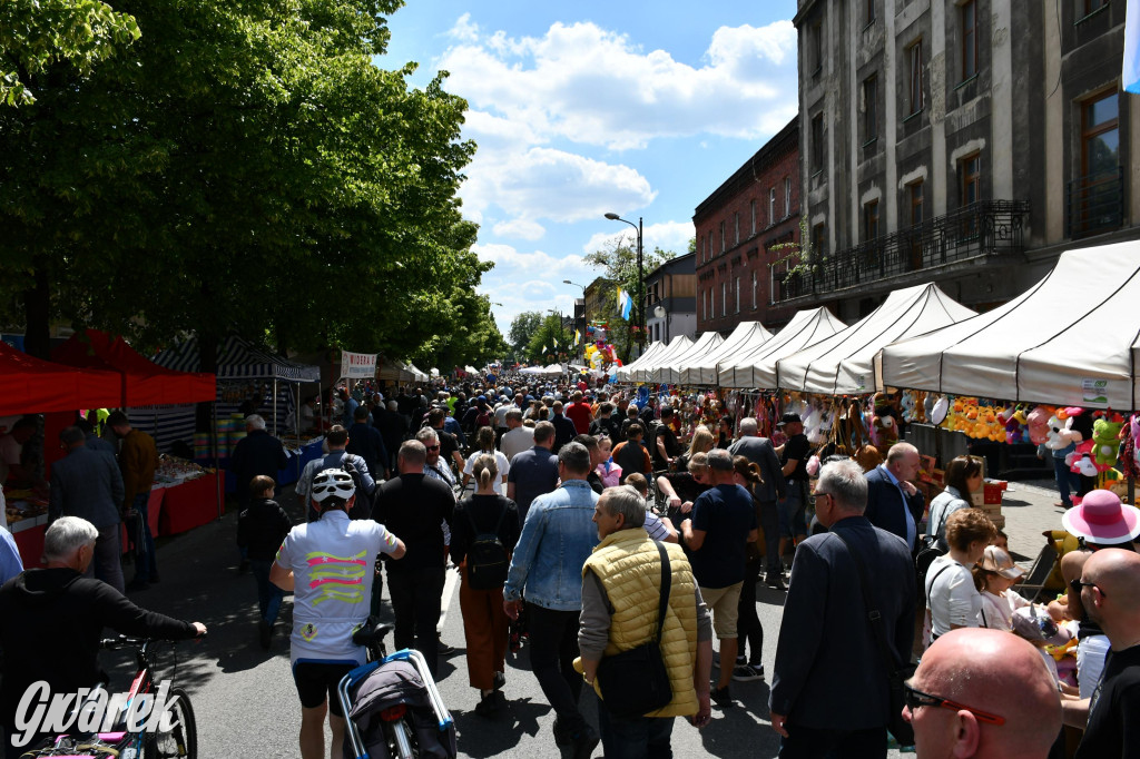 Tysiące pielgrzymów w Piekarach Śląskich