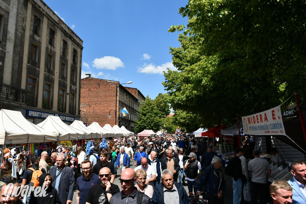 Tysiące pielgrzymów w Piekarach Śląskich