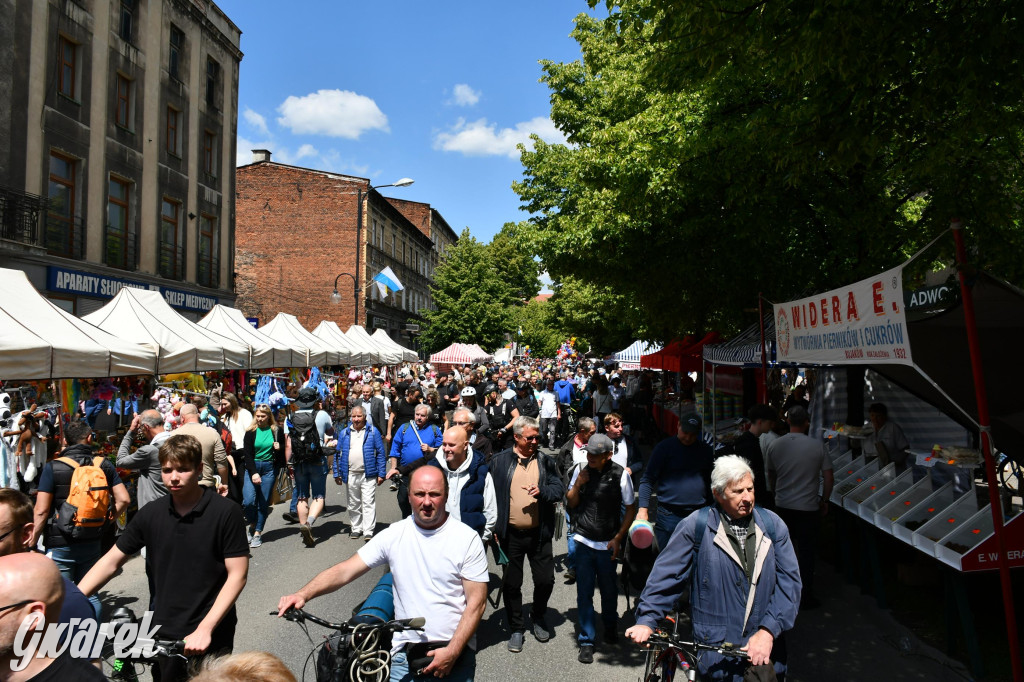 Tysiące pielgrzymów w Piekarach Śląskich