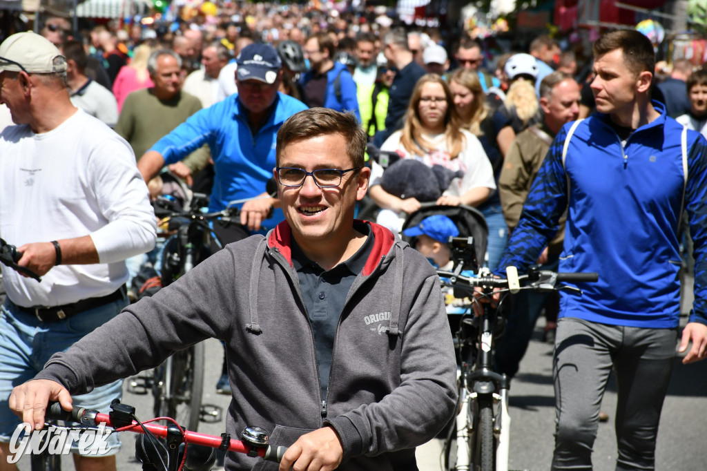 Tysiące pielgrzymów w Piekarach Śląskich