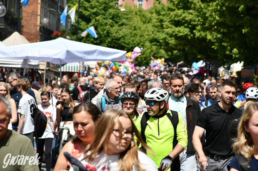 Tysiące pielgrzymów w Piekarach Śląskich