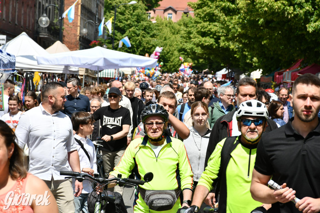 Tysiące pielgrzymów w Piekarach Śląskich