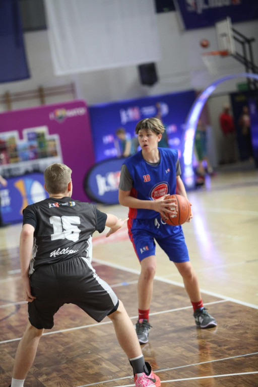 Brązowy medal młodych koszykarzy z Tarnowskich Gór