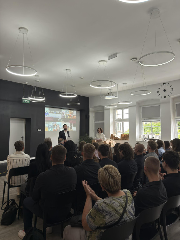 Tarnowskie Góry. Kreatywni z Budowlanki