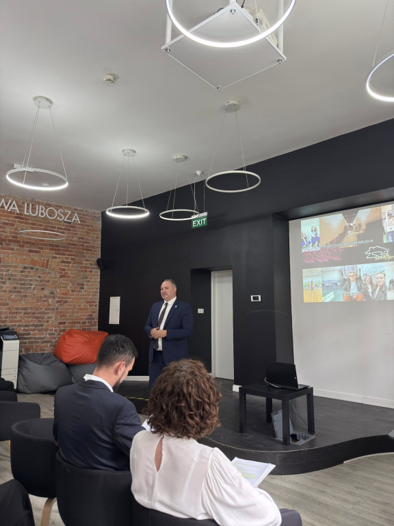 Tarnowskie Góry. Kreatywni z Budowlanki