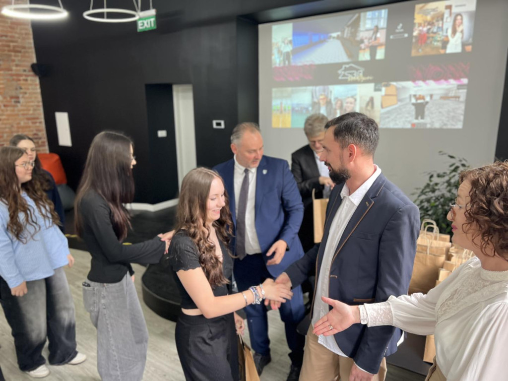 Tarnowskie Góry. Kreatywni z Budowlanki