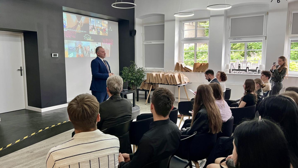 Tarnowskie Góry. Kreatywni z Budowlanki