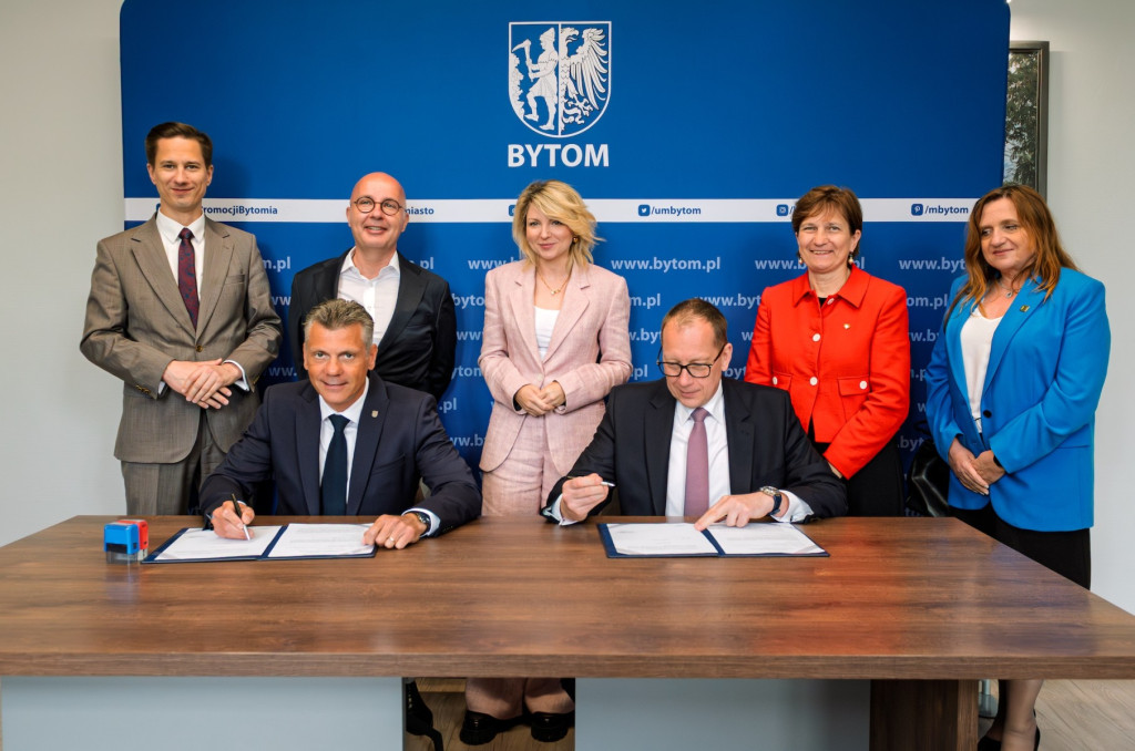 Miasto przejmuje mieszkania po kopalniach. Premier...