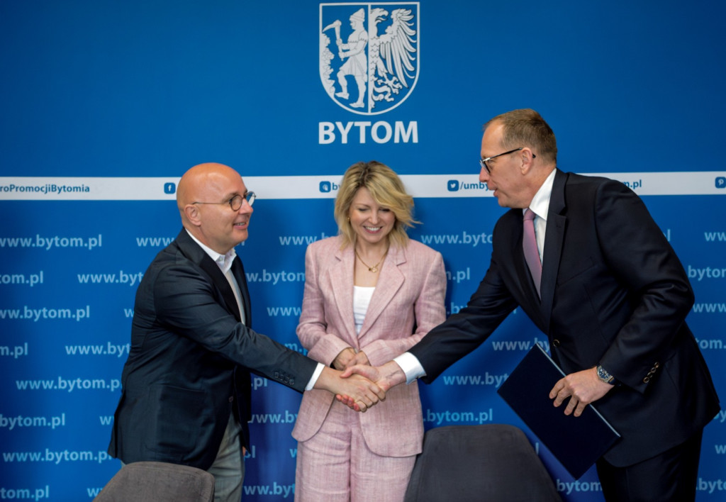 Miasto przejmuje mieszkania po kopalniach. Premier...