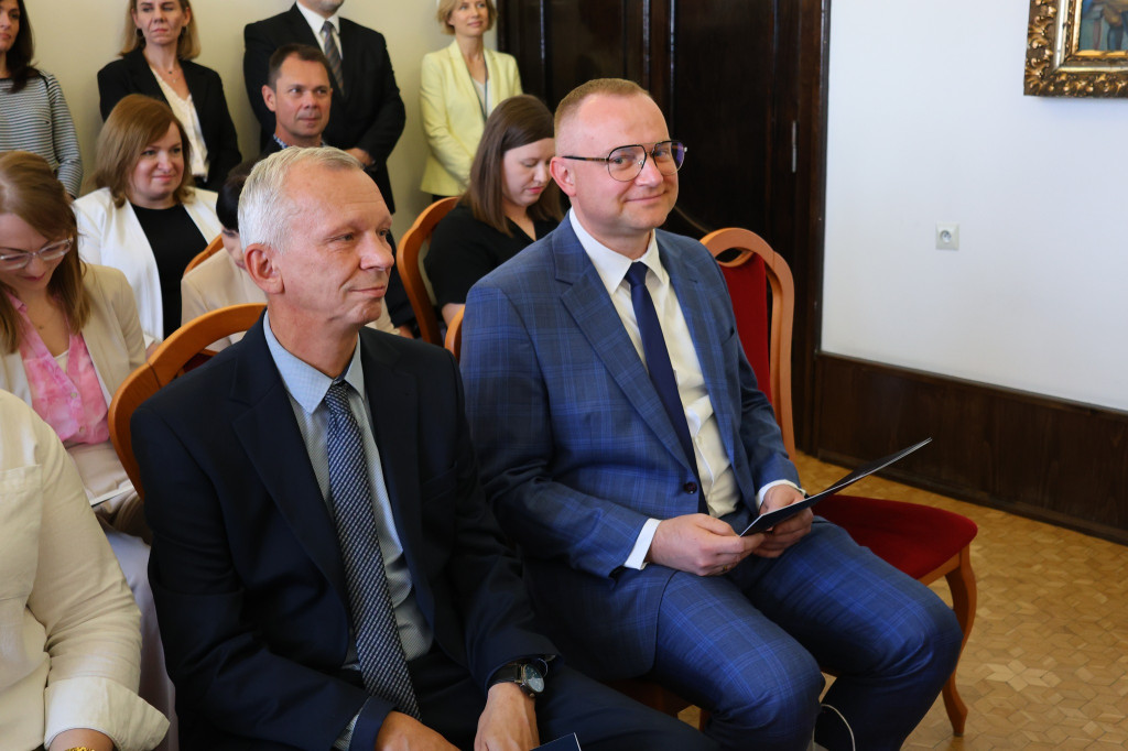 Piekary Śląskie. Gratulacje dla urzędników