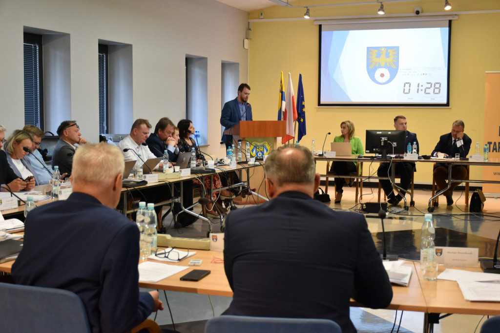 Powiat tarnogórski nie chce rezerwatu w parku Repeckim