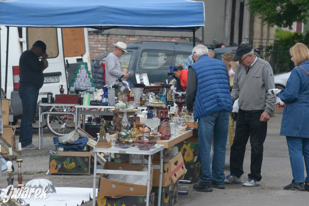 Tarnowskie Góry. Pierwszy w tym roku pchli targ