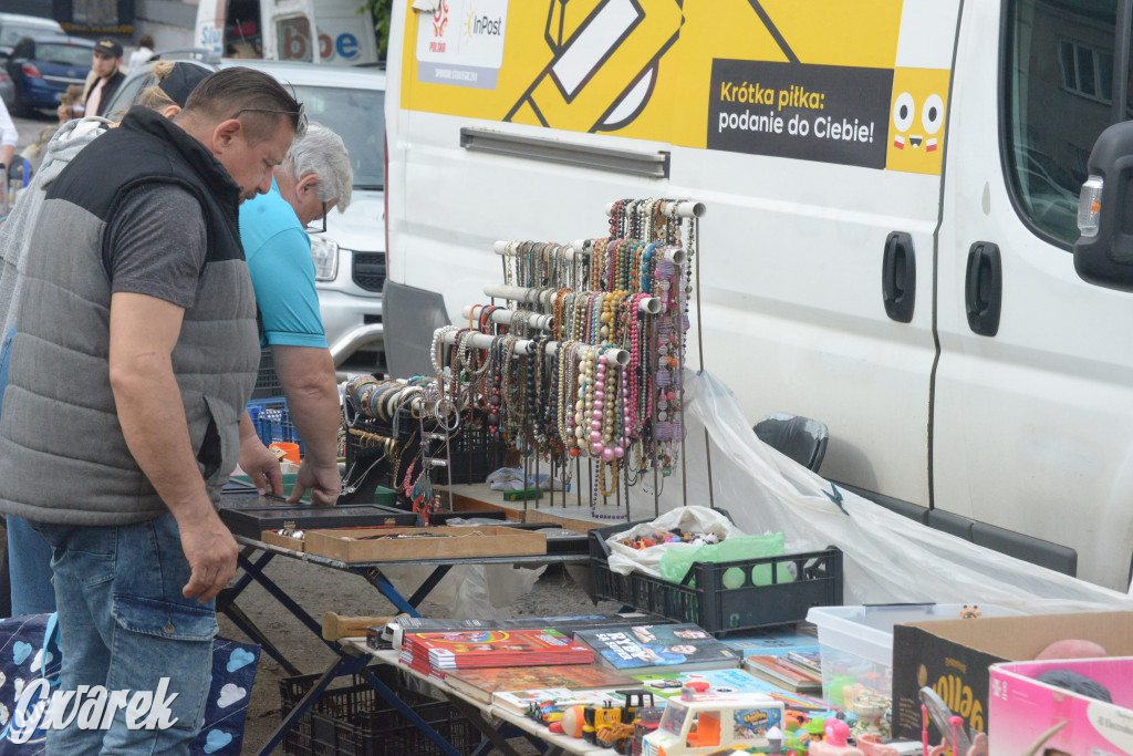 Tarnowskie Góry. Pierwszy w tym roku pchli targ
