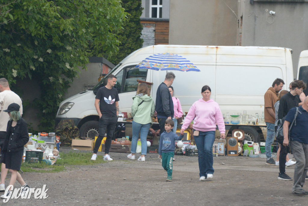 Tarnowskie Góry. Pierwszy w tym roku pchli targ