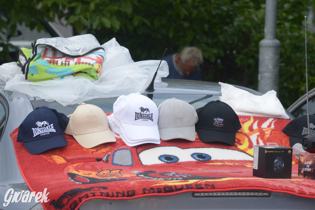 Tarnowskie Góry. Pierwszy w tym roku pchli targ