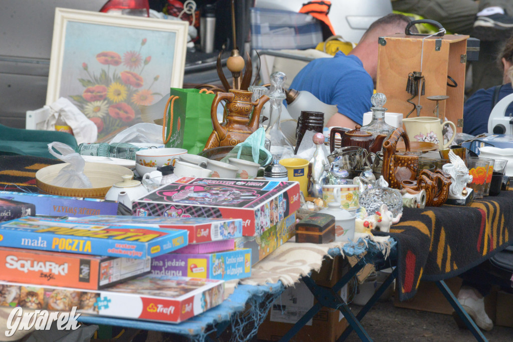 Tarnowskie Góry. Pierwszy w tym roku pchli targ