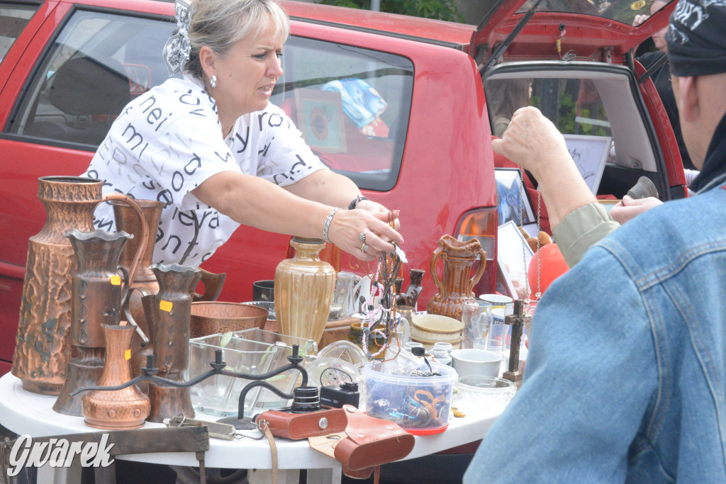 Tarnowskie Góry. Pierwszy w tym roku pchli targ