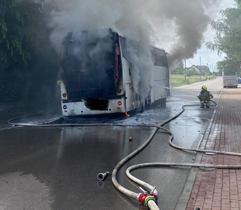 Pożar autokaru, miały nim jechać dzieci ze szkoły