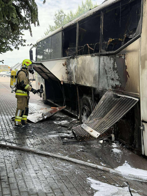 Pożar autokaru, miały nim jechać dzieci ze szkoły