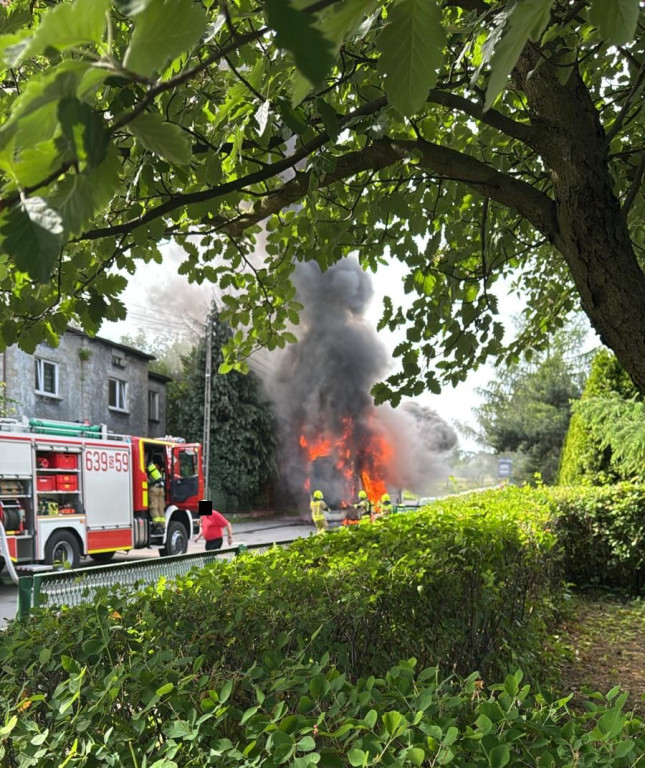 Pożar autokaru, miały nim jechać dzieci ze szkoły
