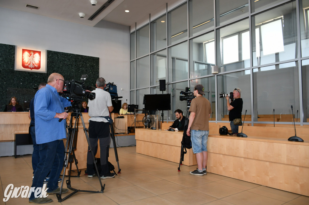 Brutalnie zabił 18-latkę, o jej życie rzucił monetą