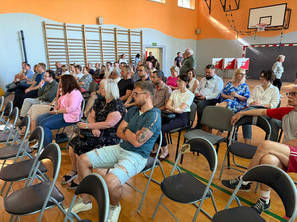 Sowice. Przewodniczącym rady został  Dominik Gryc