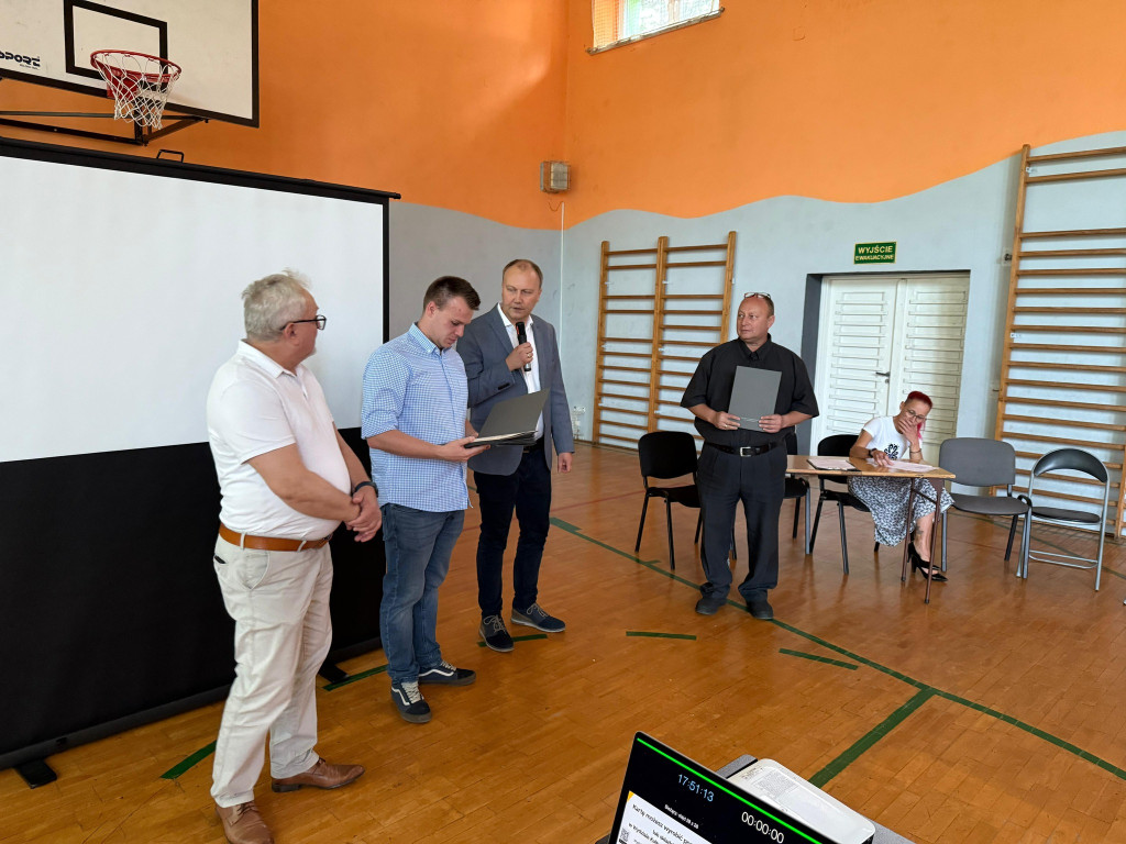 Sowice. Przewodniczącym rady został  Dominik Gryc