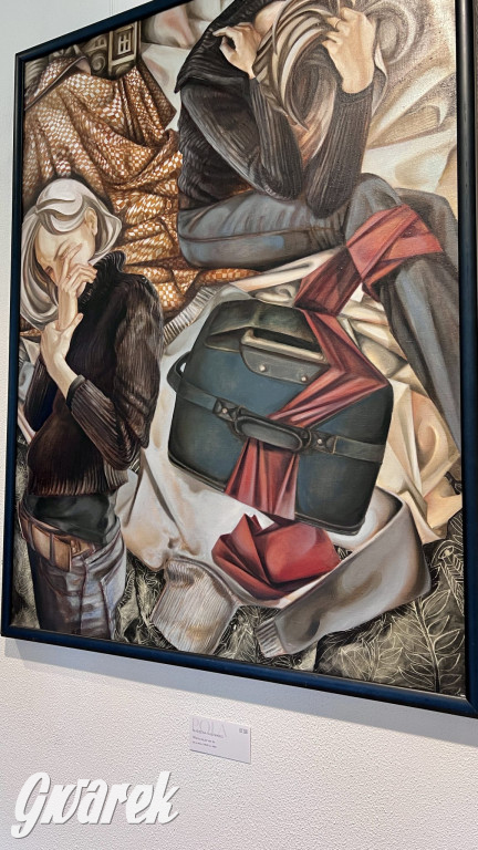 Cukier w kieszeniach - o kobiecości, która bywa bronią, wspomnieniem i dotykiem